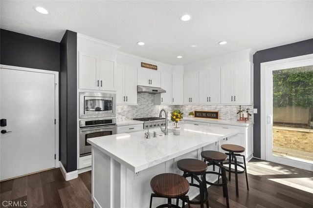 19 Crestview Drive, Rancho Santa Margarita, CA 92688