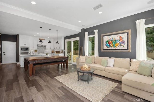 19 Crestview Drive, Rancho Santa Margarita, CA 92688