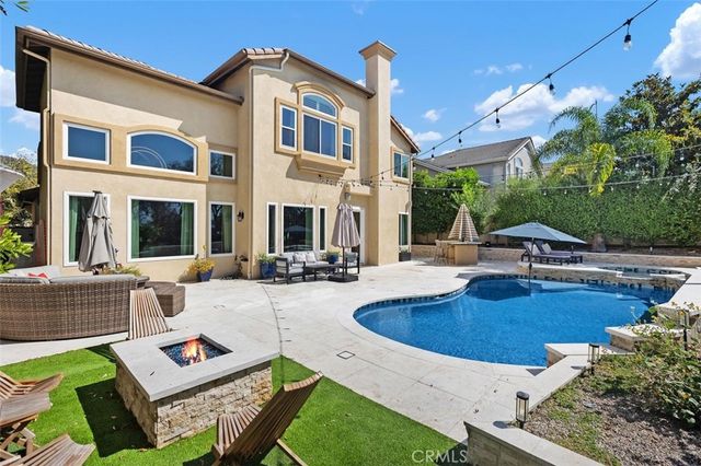 19 Crestview Drive, Rancho Santa Margarita, CA 92688