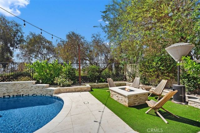 19 Crestview Drive, Rancho Santa Margarita, CA 92688