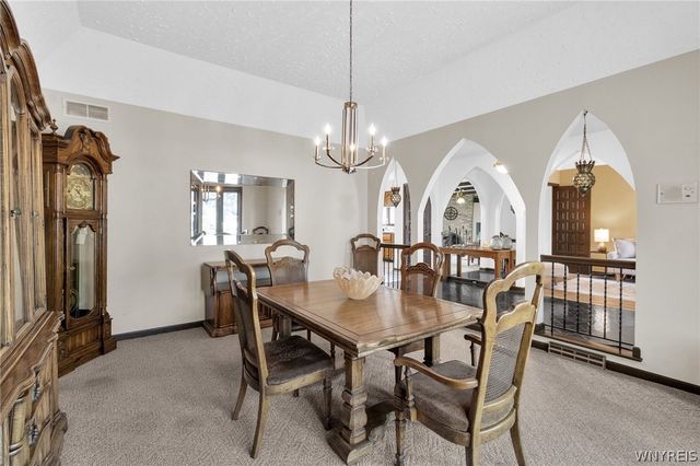 111 Windmill Road, West Seneca, NY 14218