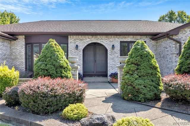 111 Windmill Road, West Seneca, NY 14218