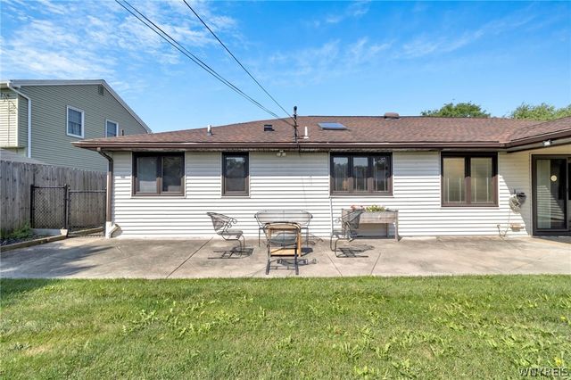 111 Windmill Road, West Seneca, NY 14218