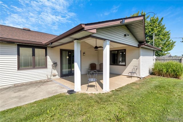 111 Windmill Road, West Seneca, NY 14218