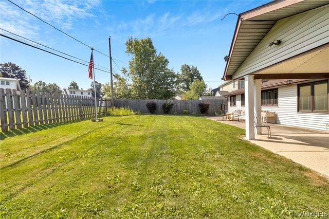 111 Windmill Road, West Seneca, NY 14218