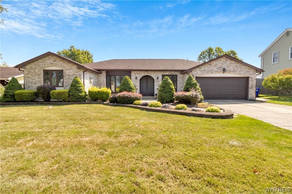 111 Windmill Road, West Seneca, NY 14218