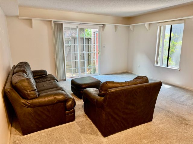 408 71st Ave N Apt 1, Myrtle Beach, SC 29572