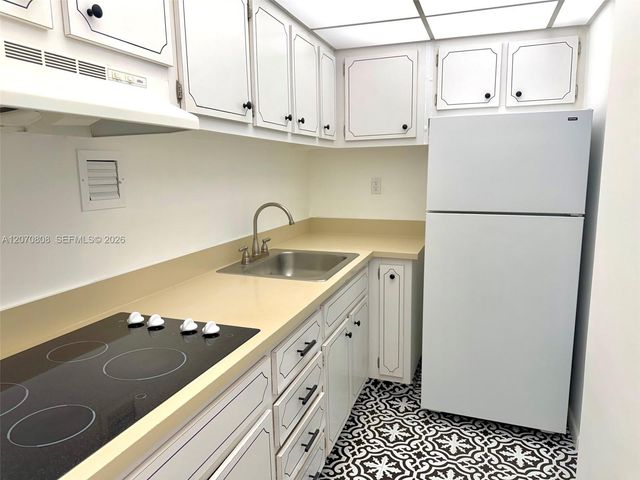 1200 West Avenue 1002, Miami Beach, FL 33139
