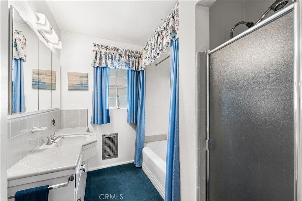 Image 15 of property listing at 14239 Cohasset, Van Nuys, CA 91405