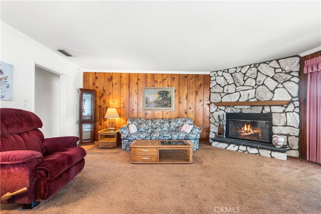 Image 2 of property listing at 14239 Cohasset, Van Nuys, CA 91405