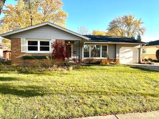 333 Charing Cross Road, Elk Grove Village, IL 60007