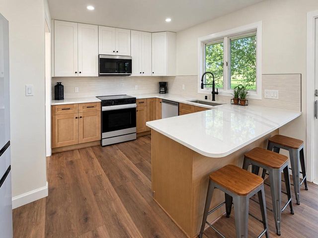 11040 N Riverland COURT, Mequon, WI 53092