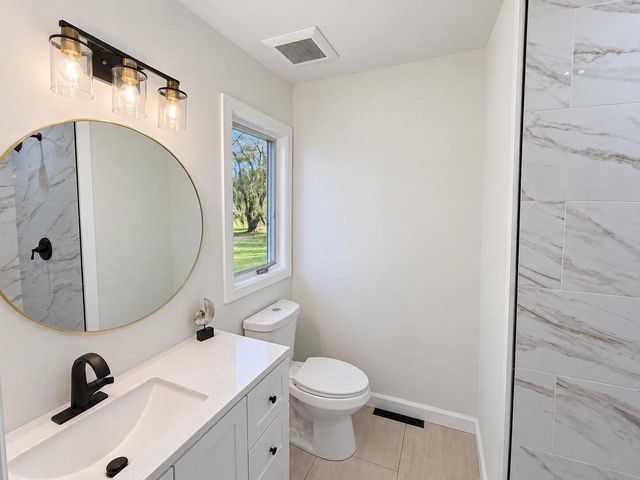 11040 N Riverland COURT, Mequon, WI 53092
