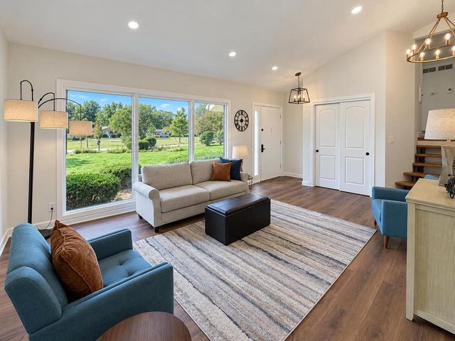 11040 N Riverland COURT, Mequon, WI 53092