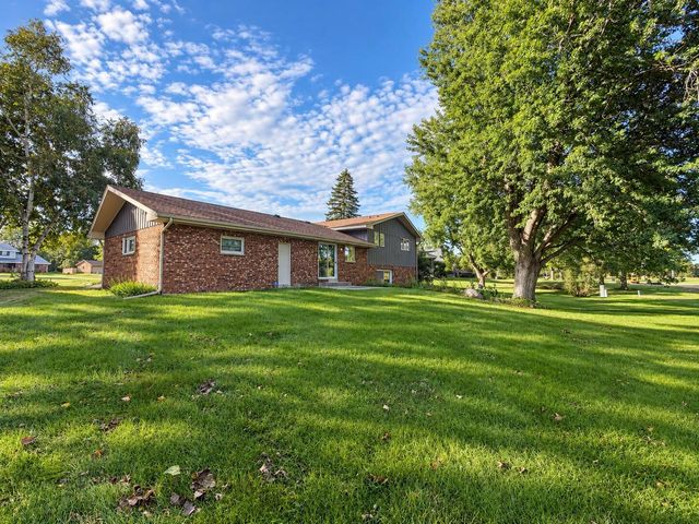 11040 N Riverland COURT, Mequon, WI 53092