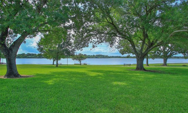 2454 Parker Street, Seabrook, TX 77586