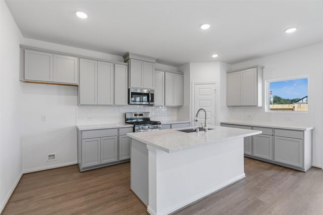 2454 Parker Street, Seabrook, TX 77586