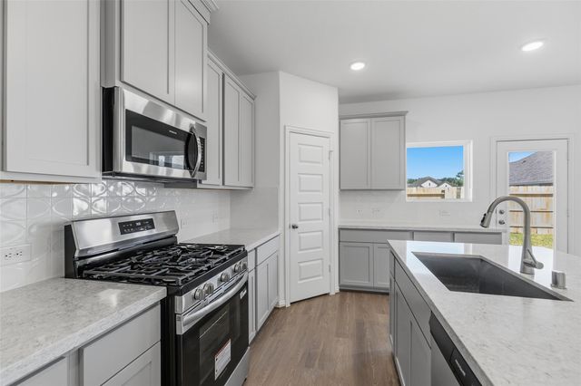 2454 Parker Street, Seabrook, TX 77586