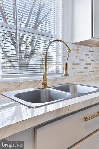 102 ARROWWOOD CT, Lancaster, PA 17603