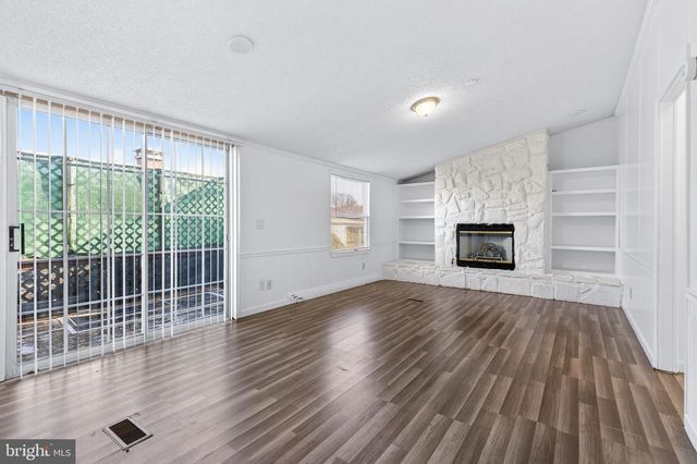 102 ARROWWOOD CT, Lancaster, PA 17603