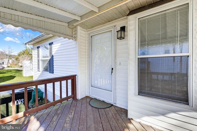 102 ARROWWOOD CT, Lancaster, PA 17603