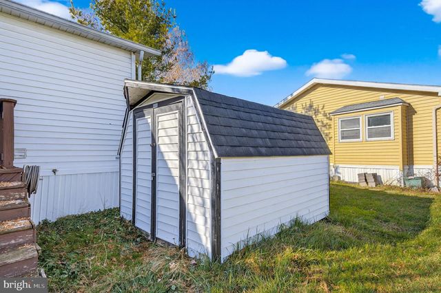 102 ARROWWOOD CT, Lancaster, PA 17603