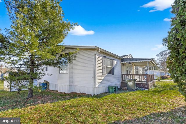 102 ARROWWOOD CT, Lancaster, PA 17603