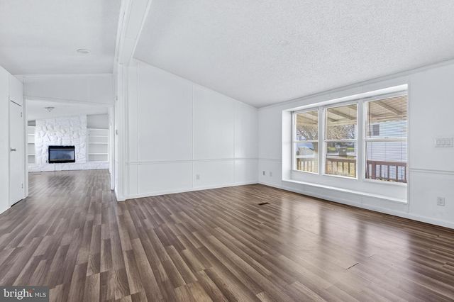 102 ARROWWOOD CT, Lancaster, PA 17603