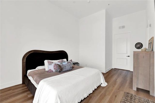 4830 Elmwood Avenue 302, Los Angeles, CA 90004