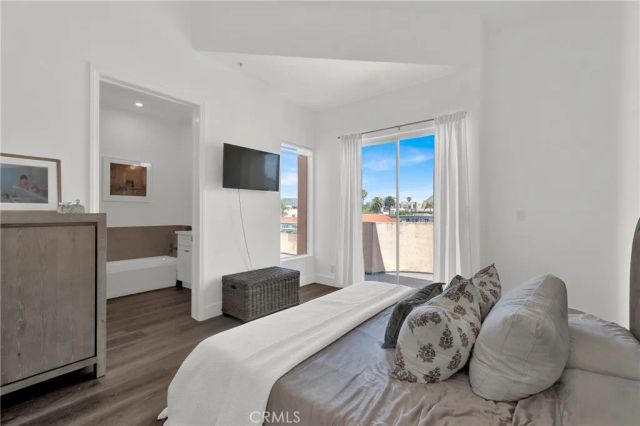 4830 Elmwood Avenue 302, Los Angeles, CA 90004