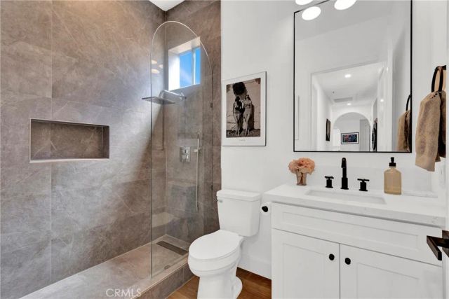 4830 Elmwood Avenue 302, Los Angeles, CA 90004