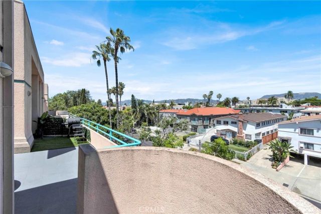 4830 Elmwood Avenue 302, Los Angeles, CA 90004