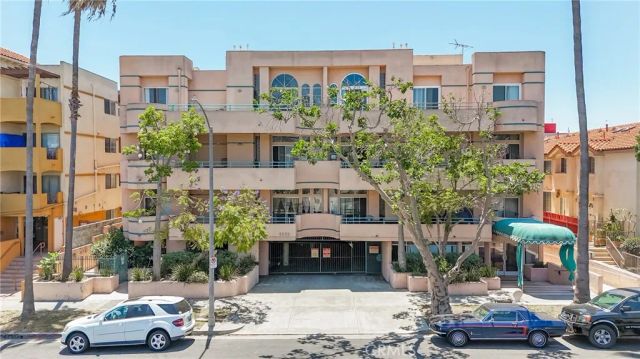 4830 Elmwood Avenue 302, Los Angeles, CA 90004