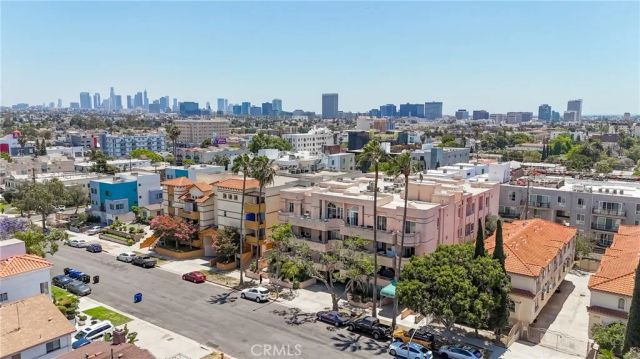 4830 Elmwood Avenue 302, Los Angeles, CA 90004