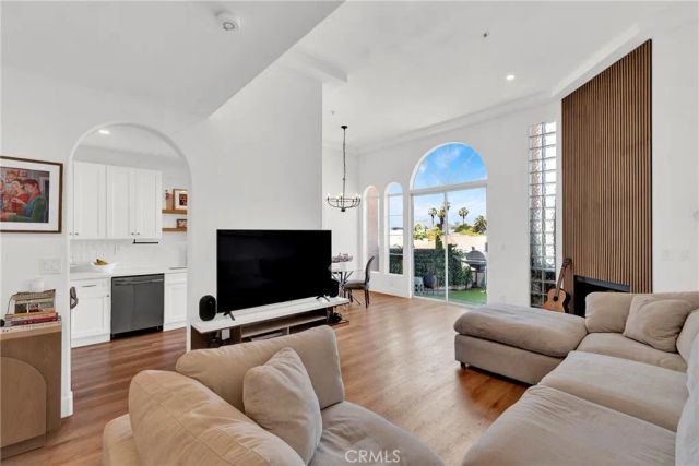 4830 Elmwood Avenue 302, Los Angeles, CA 90004