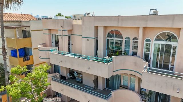 4830 Elmwood Avenue 302, Los Angeles, CA 90004