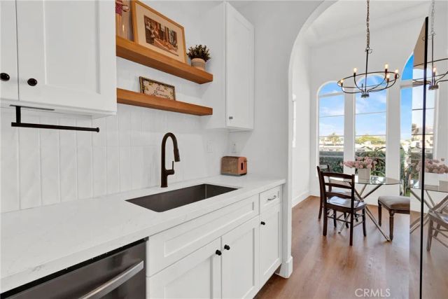 4830 Elmwood Avenue 302, Los Angeles, CA 90004