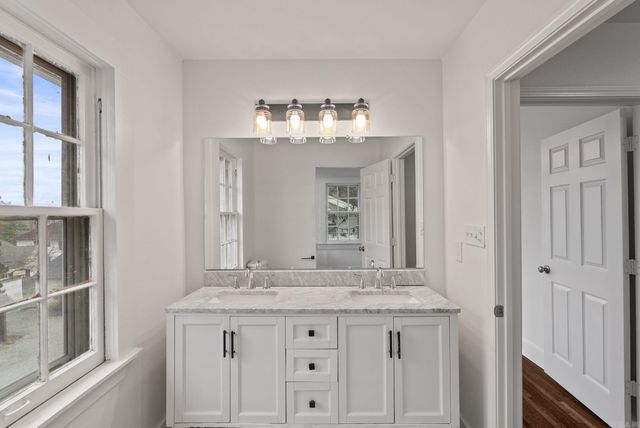 215 Thayer Street, Little Rock, AR 72205