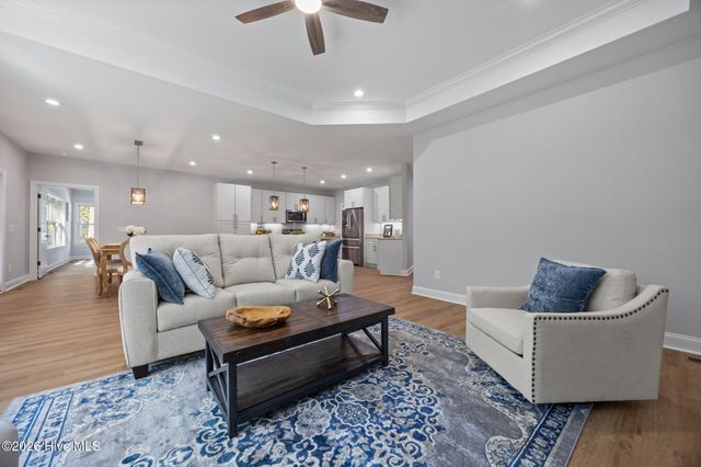 107 Devonshire Avenue W, West End, NC 27376