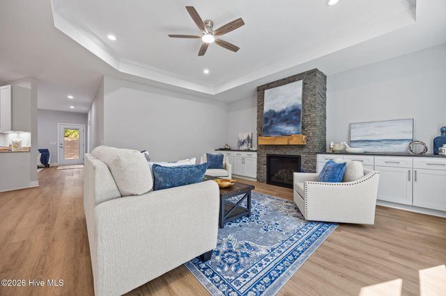 107 Devonshire Avenue W, West End, NC 27376