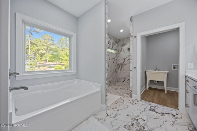 107 Devonshire Avenue W, West End, NC 27376