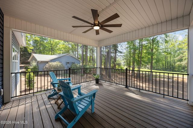107 Devonshire Avenue W, West End, NC 27376