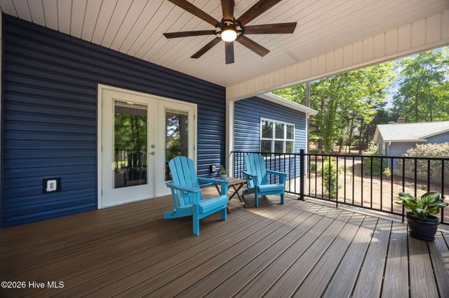 107 Devonshire Avenue W, West End, NC 27376