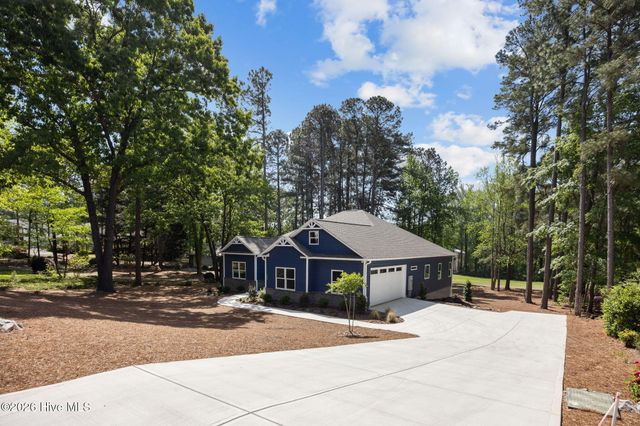 107 Devonshire Avenue W, West End, NC 27376