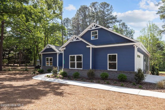 107 Devonshire Avenue W, West End, NC 27376