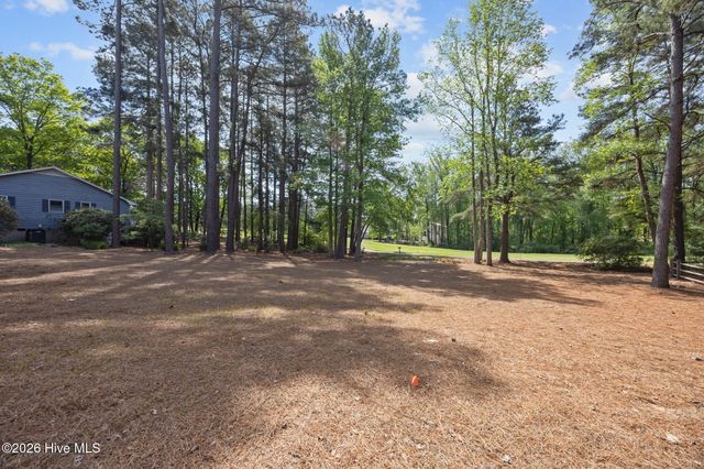107 Devonshire Avenue W, West End, NC 27376