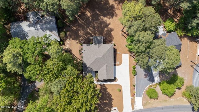 107 Devonshire Avenue W, West End, NC 27376
