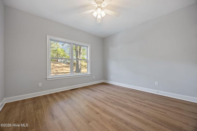 107 Devonshire Avenue W, West End, NC 27376