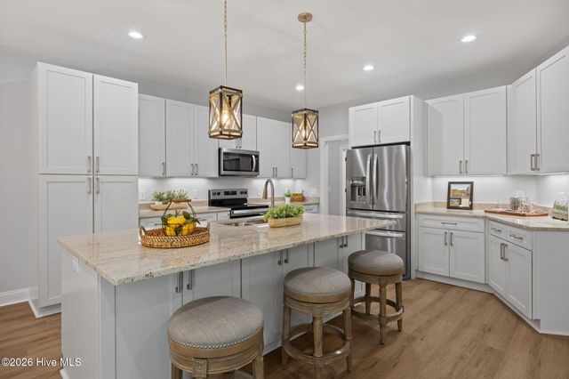 107 Devonshire Avenue W, West End, NC 27376