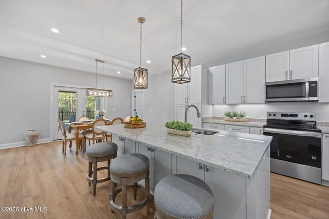 107 Devonshire Avenue W, West End, NC 27376